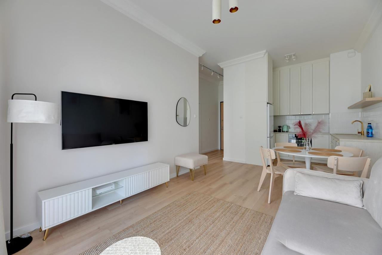 Zajezdnia Wrzeszcz Seaside & Parking By Downtown Apartments 그단스크 외부 사진